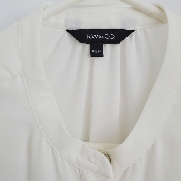 BNWOT RW&CO Button Up Chiffon Blouse. - Picture 2 of 6